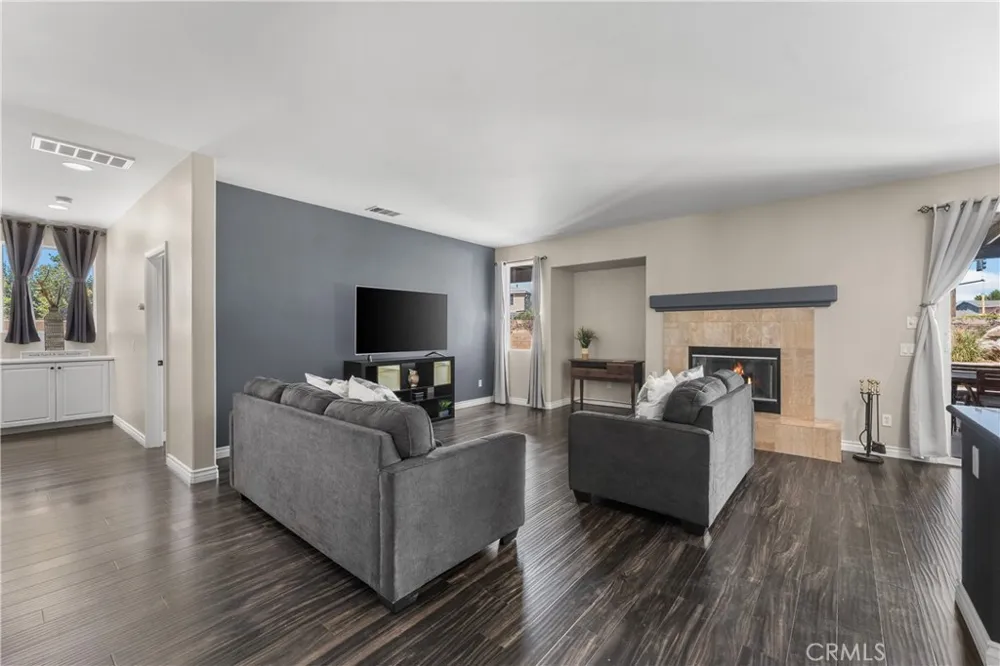 39141 Calmview Palmdale, CA 93551