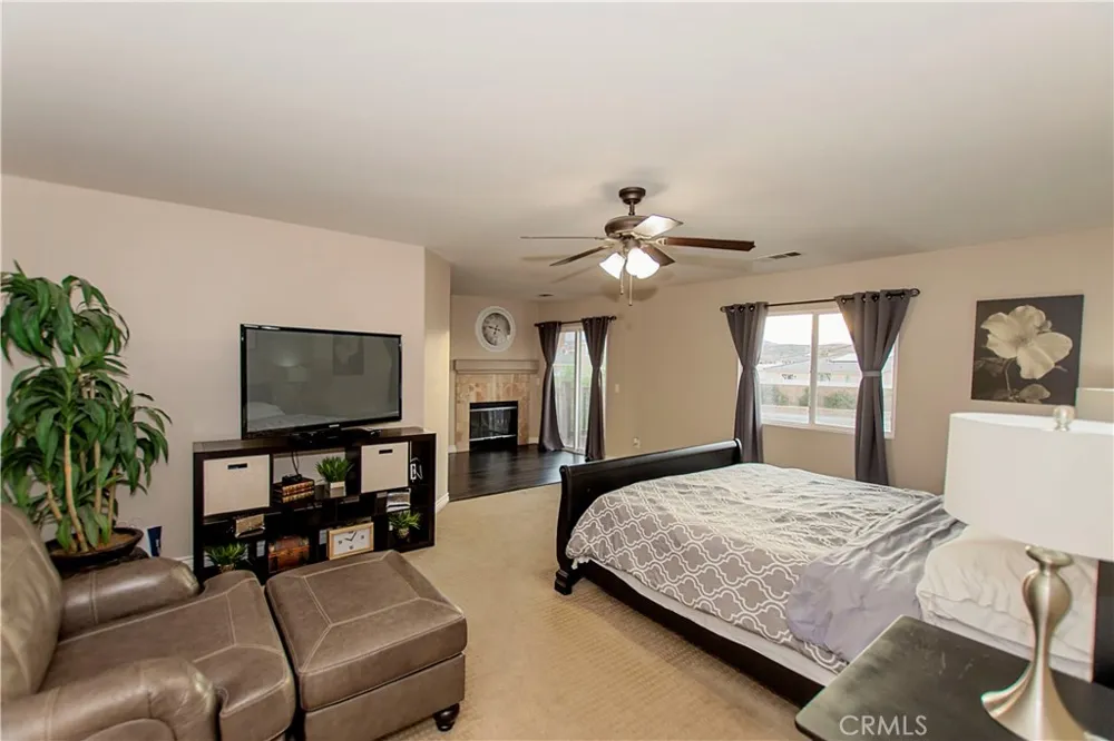 39141 Calmview Palmdale, CA 93551