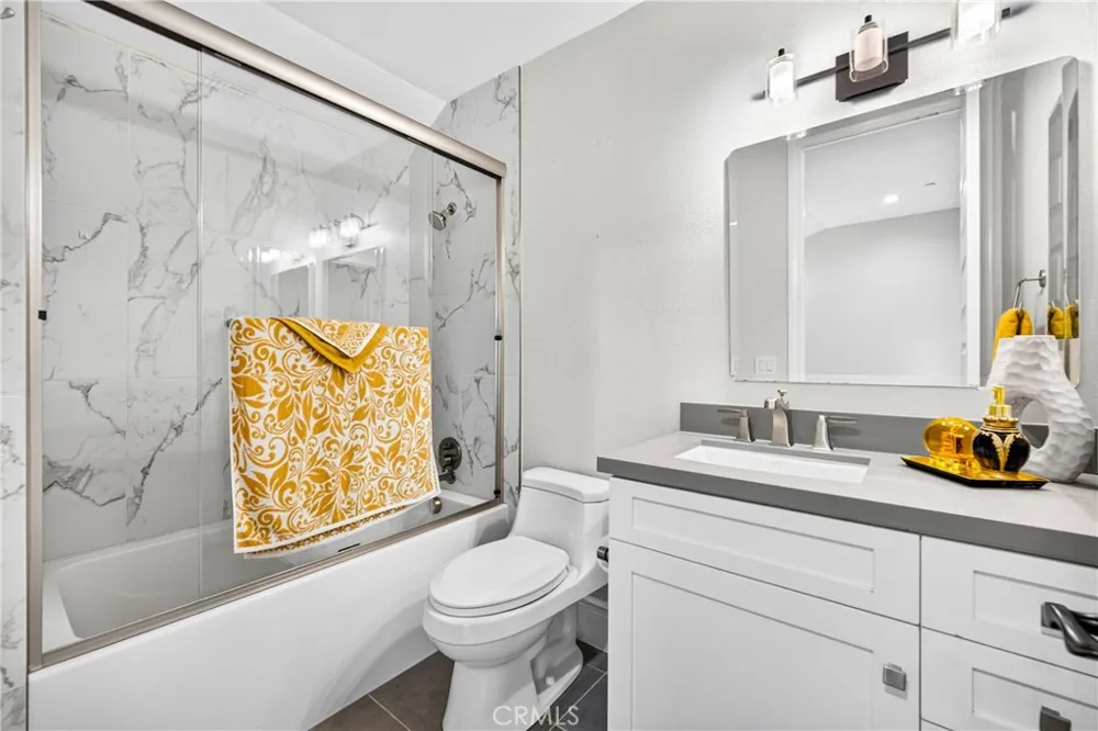2025 Lonestar Thousand Oaks, CA 91362