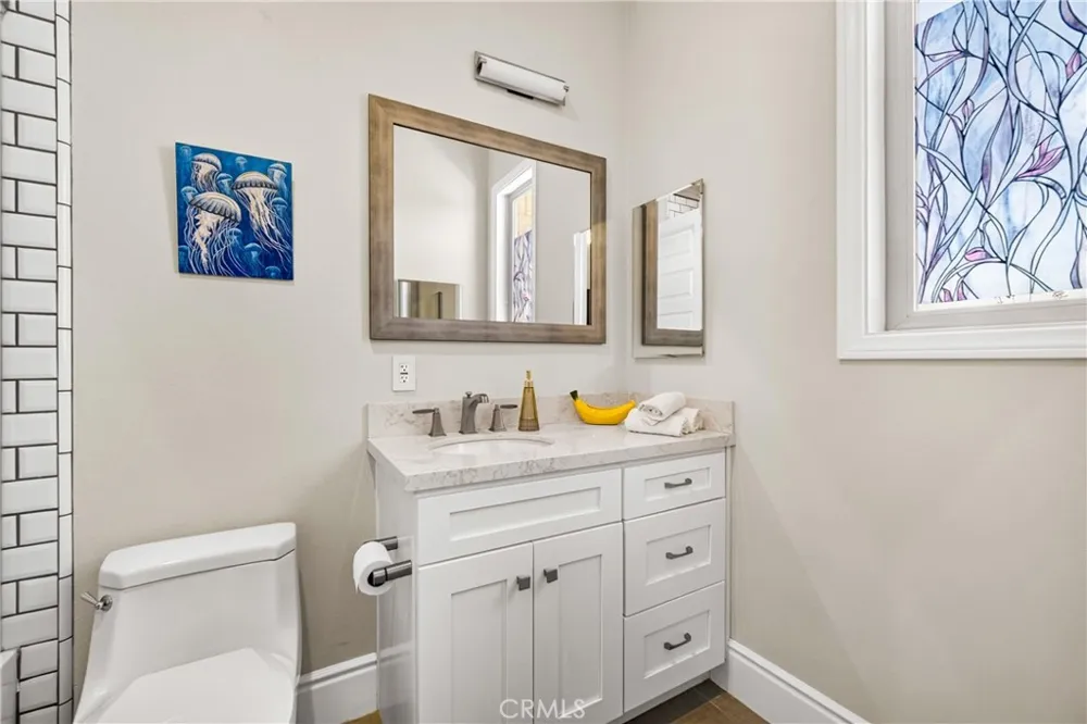 2025 Lonestar Thousand Oaks, CA 91362