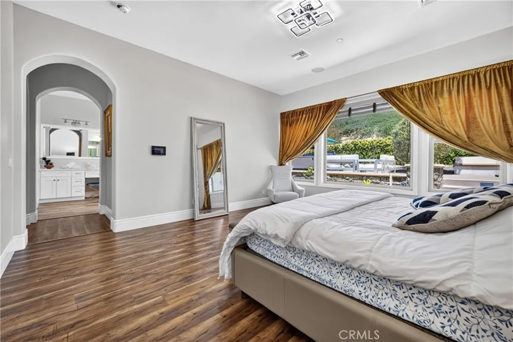 2025 Lonestar Thousand Oaks, CA 91362
