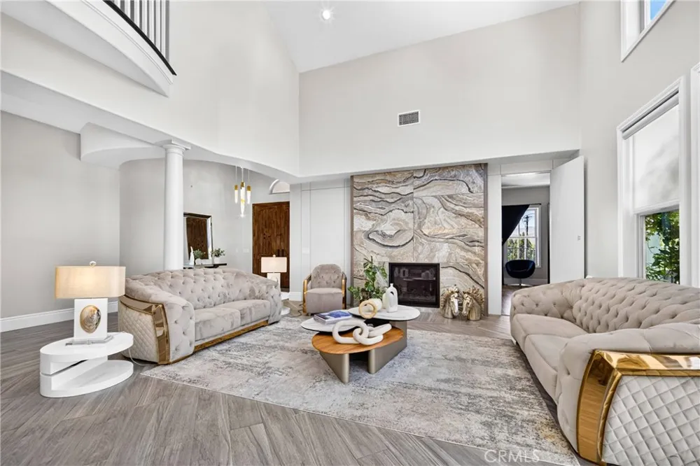 2025 Lonestar Thousand Oaks, CA 91362