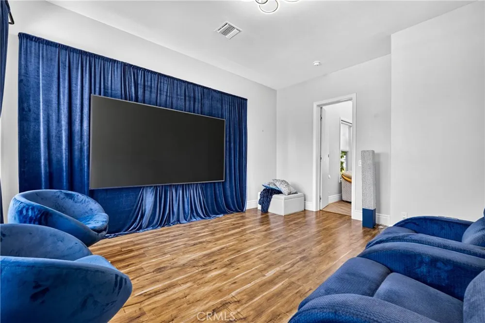 2025 Lonestar Thousand Oaks, CA 91362