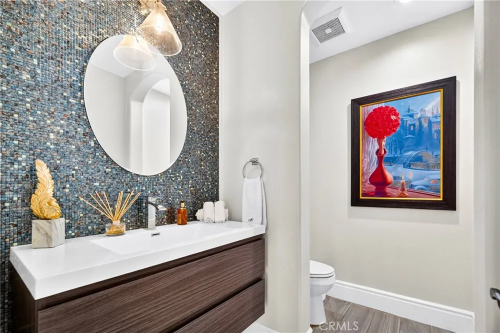 2025 Lonestar Thousand Oaks, CA 91362