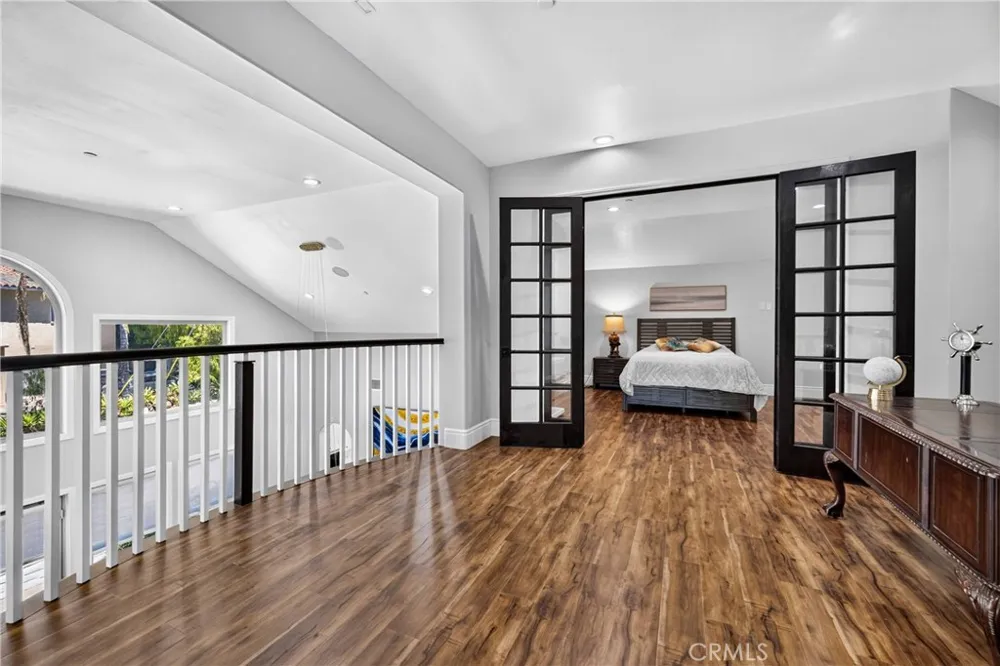 2025 Lonestar Thousand Oaks, CA 91362