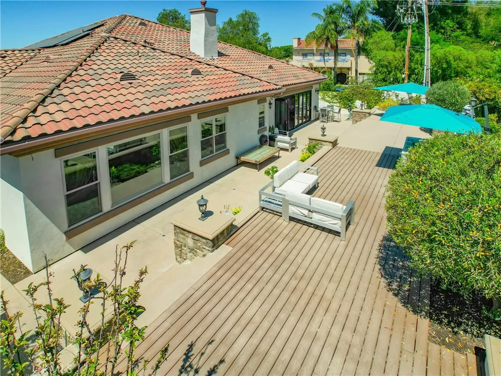 2025 Lonestar Thousand Oaks, CA 91362