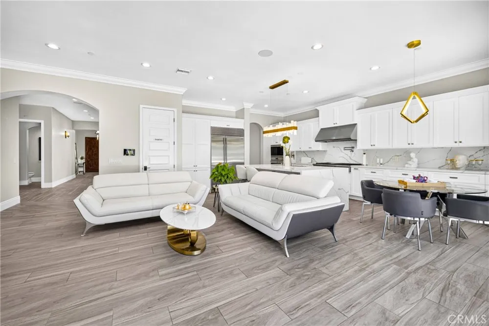 2025 Lonestar Thousand Oaks, CA 91362