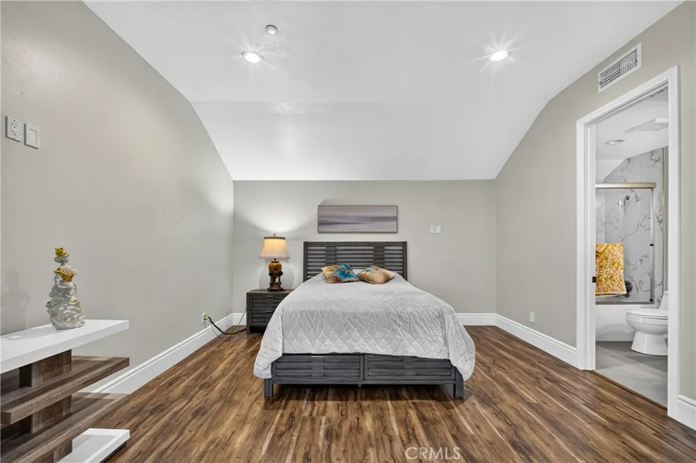 2025 Lonestar Thousand Oaks, CA 91362
