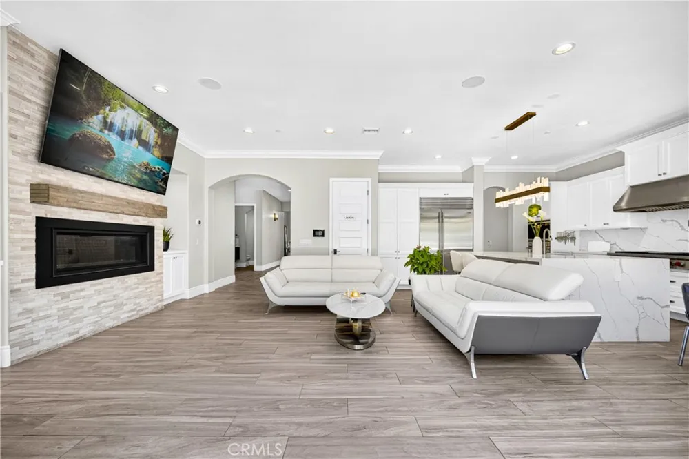 2025 Lonestar Thousand Oaks, CA 91362