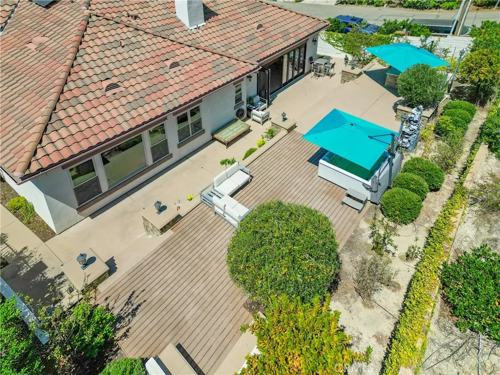 2025 Lonestar Thousand Oaks, CA 91362