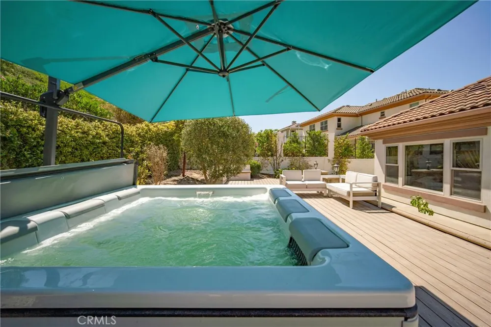 2025 Lonestar Thousand Oaks, CA 91362