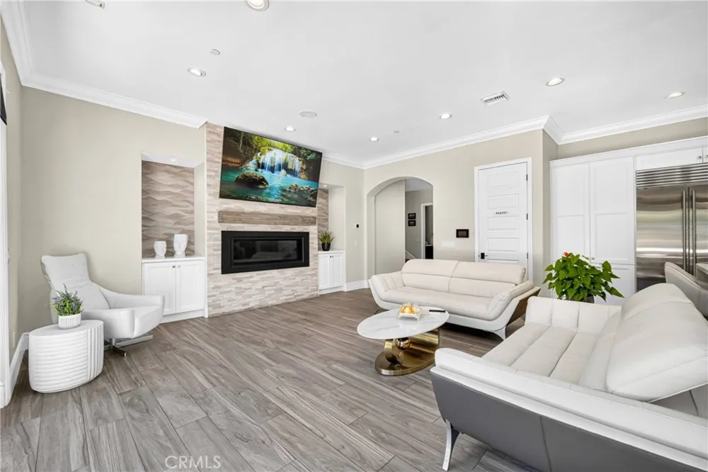 2025 Lonestar Thousand Oaks, CA 91362