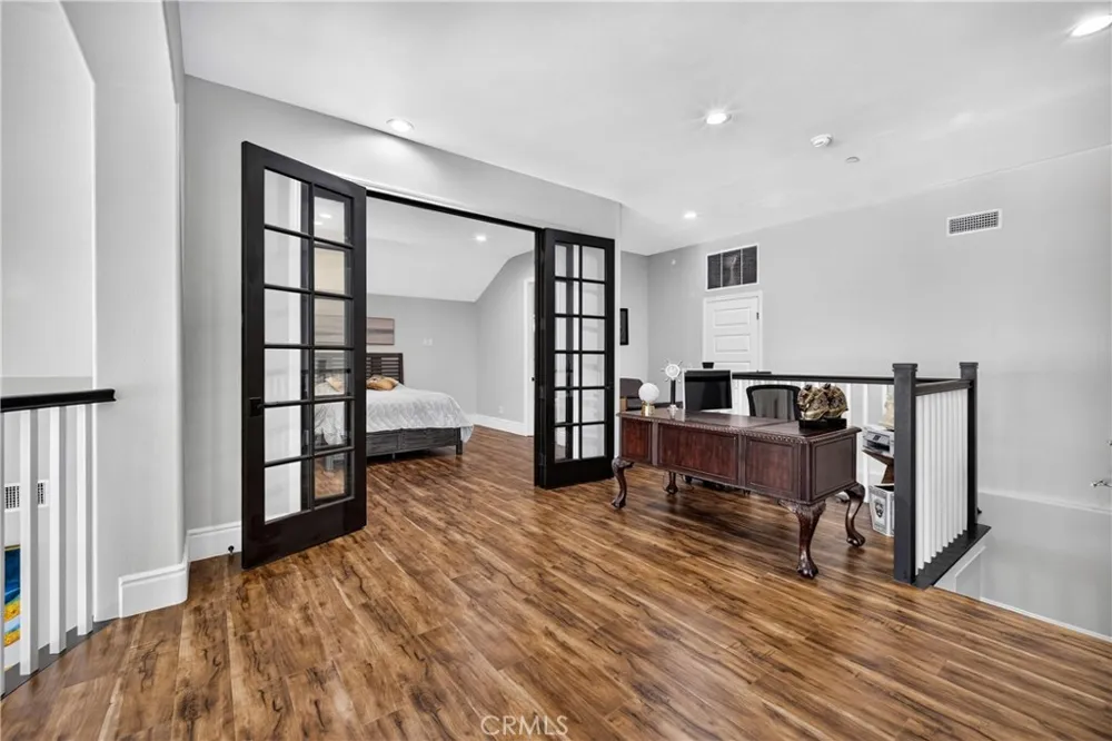 2025 Lonestar Thousand Oaks, CA 91362