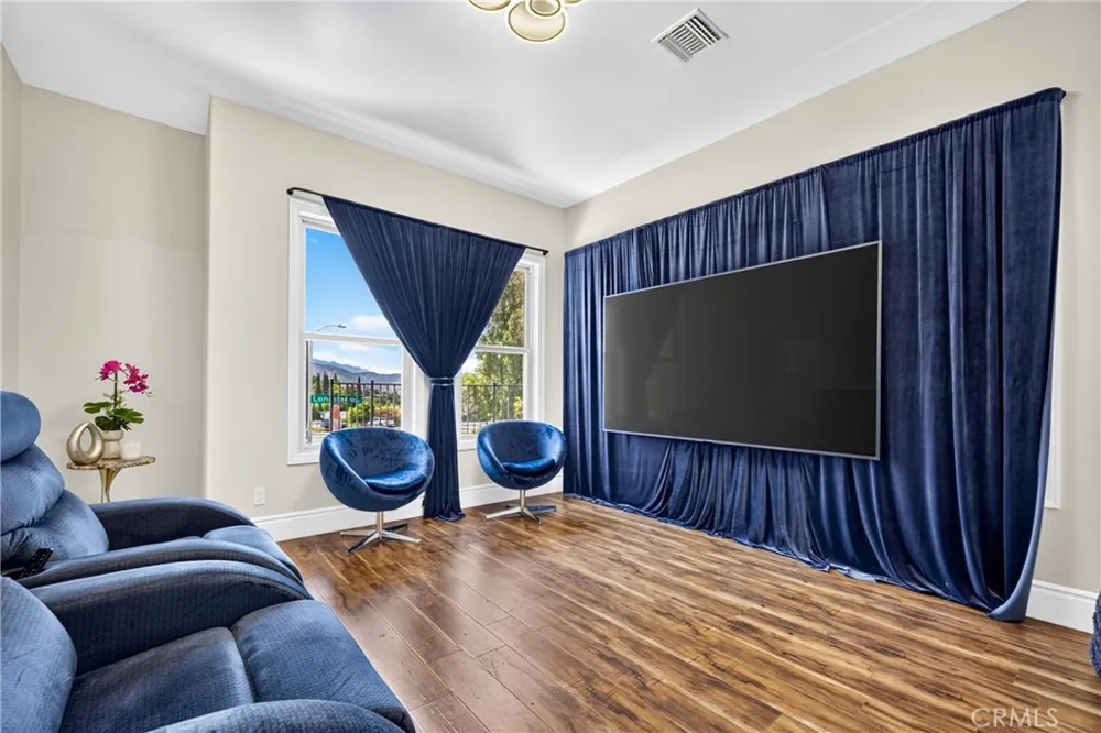 2025 Lonestar Thousand Oaks, CA 91362
