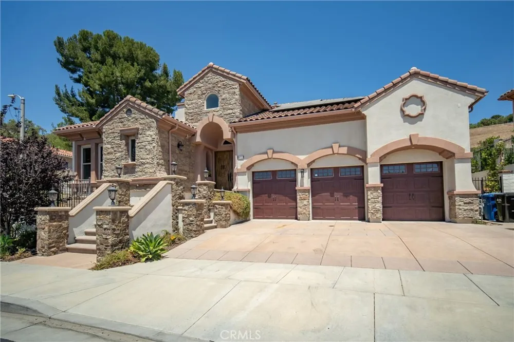2025 Lonestar Thousand Oaks, CA 91362
