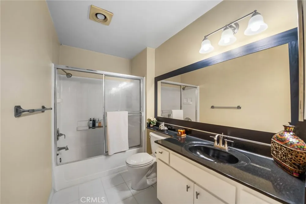 554 E San Jose #203 Burbank, CA 91501
