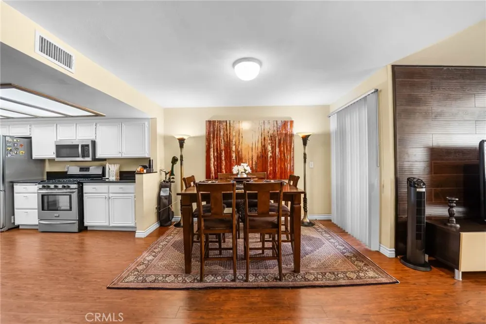 554 E San Jose #203 Burbank, CA 91501