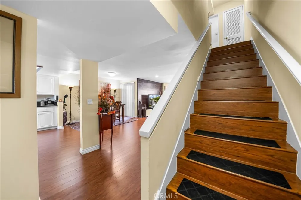 554 E San Jose #203 Burbank, CA 91501