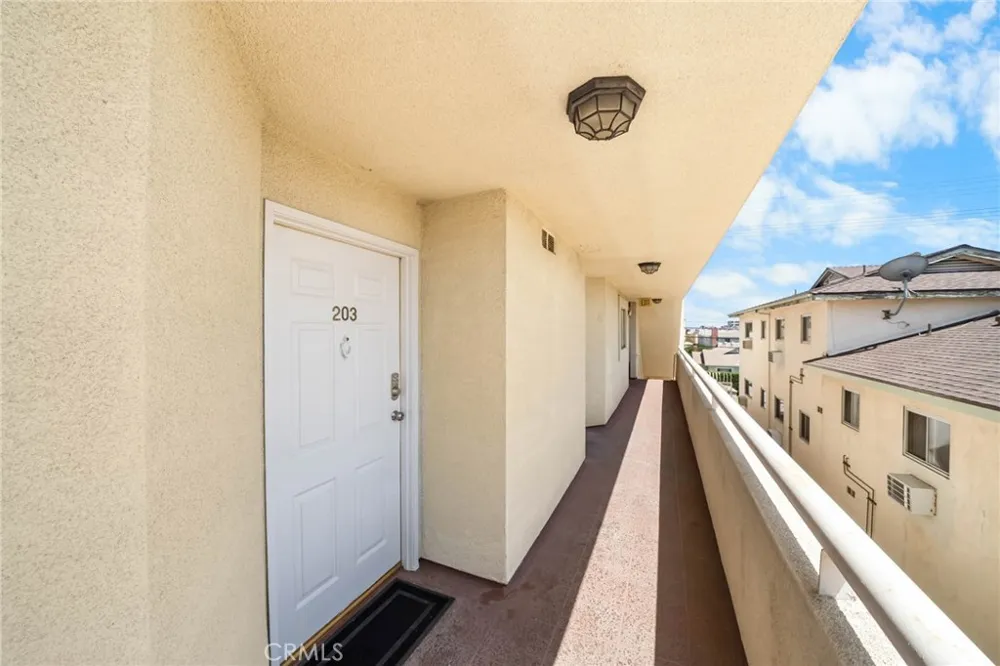 554 E San Jose #203 Burbank, CA 91501