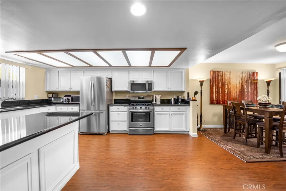 554 E San Jose #203 Burbank, CA 91501
