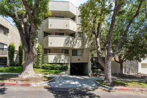 554 E San Jose #203