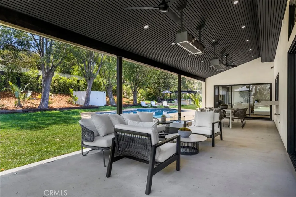 5200 Armida Drive Woodland Hills, CA 91364