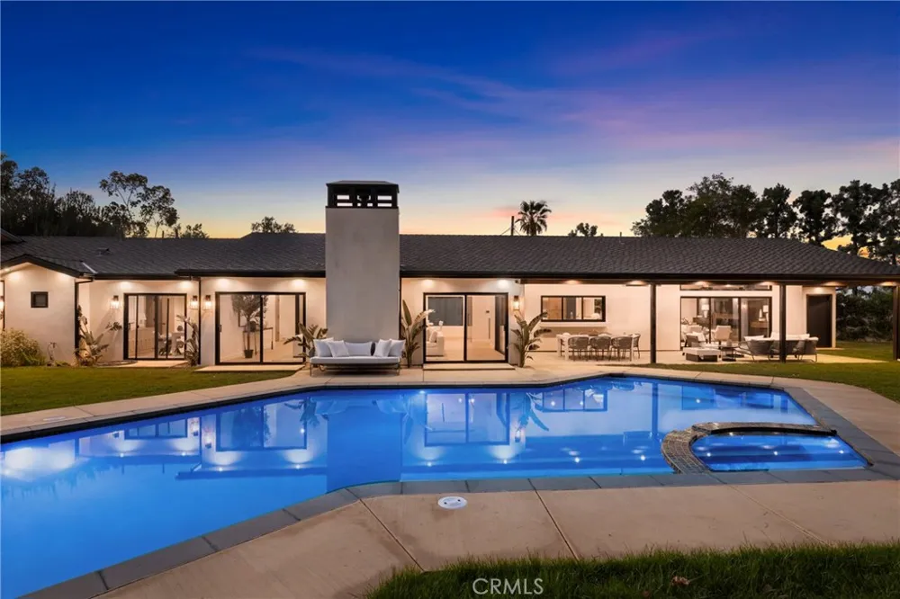 5200 Armida Drive Woodland Hills, CA 91364