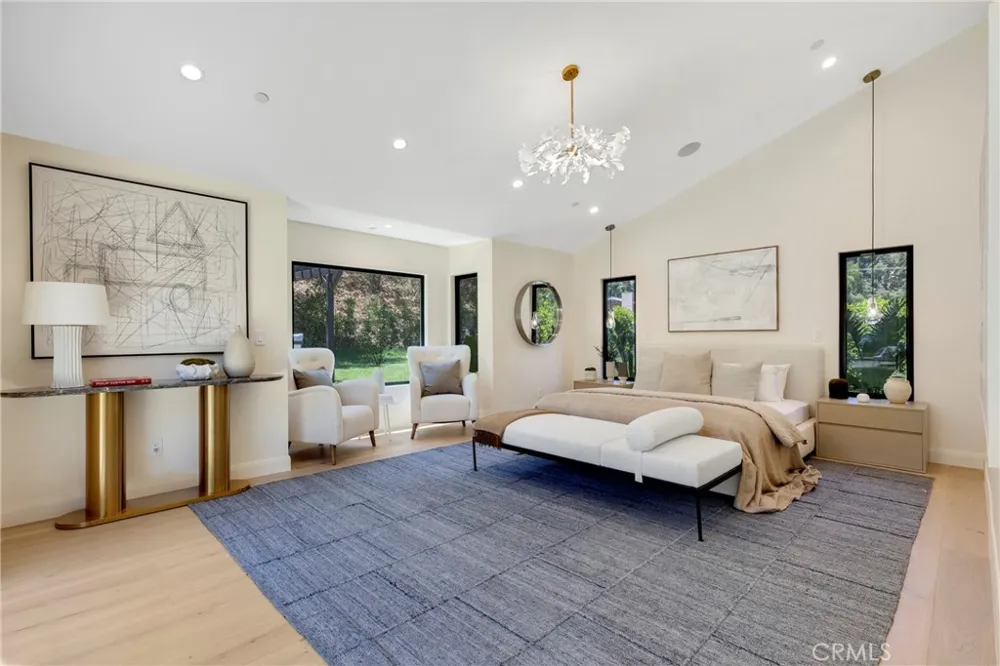 5200 Armida Drive Woodland Hills, CA 91364