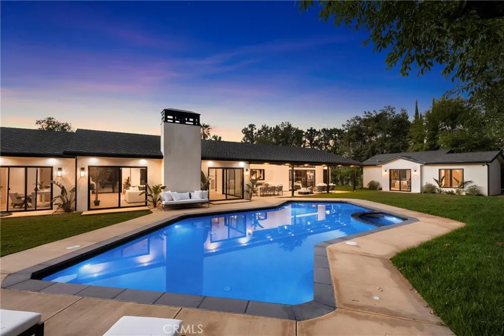 5200 Armida Drive Woodland Hills, CA 91364