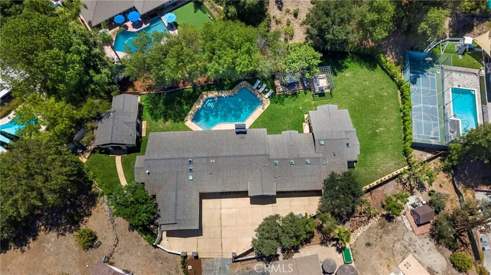 5200 Armida Drive Woodland Hills, CA 91364