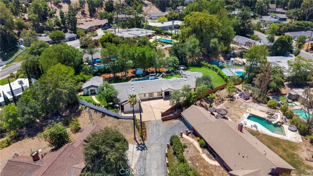 5200 Armida Drive Woodland Hills, CA 91364