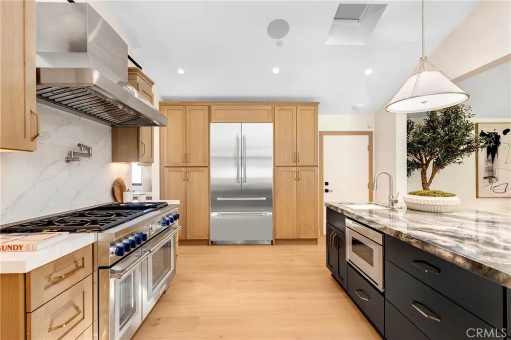 5200 Armida Drive Woodland Hills, CA 91364