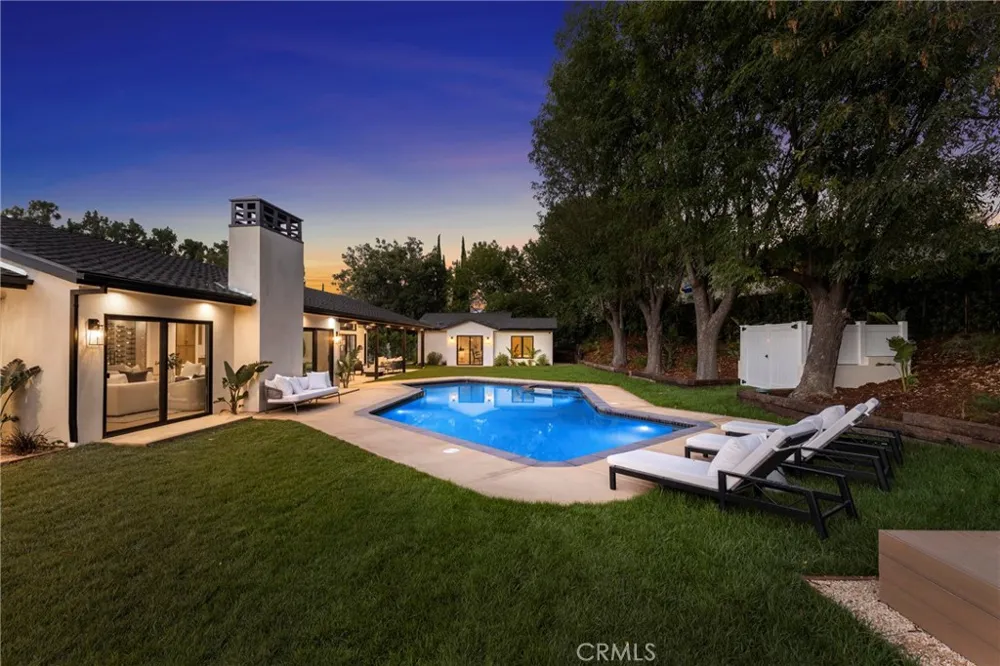 5200 Armida Drive Woodland Hills, CA 91364