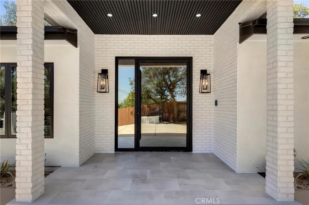 5200 Armida Drive Woodland Hills, CA 91364