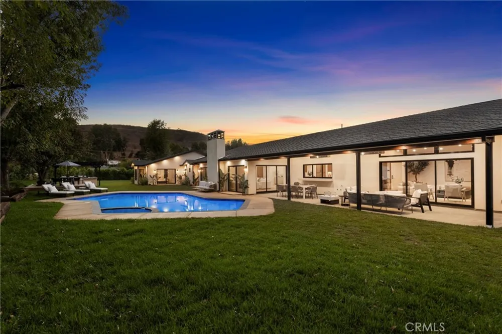 5200 Armida Drive Woodland Hills, CA 91364