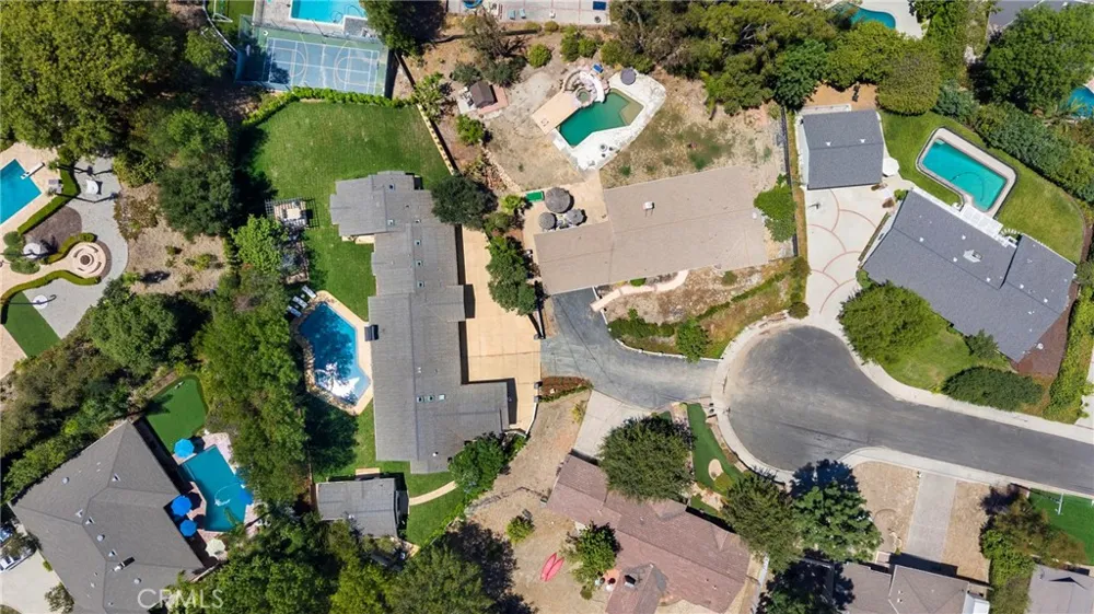 5200 Armida Drive Woodland Hills, CA 91364
