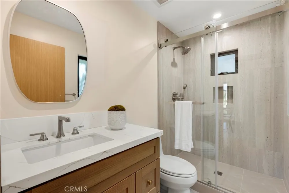 5200 Armida Drive Woodland Hills, CA 91364