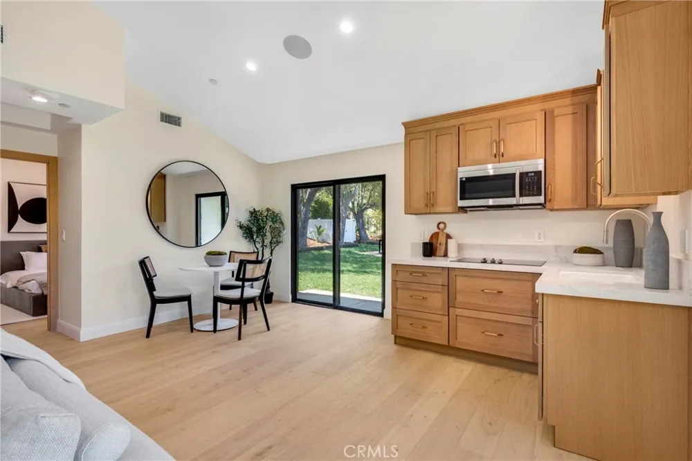 5200 Armida Drive Woodland Hills, CA 91364