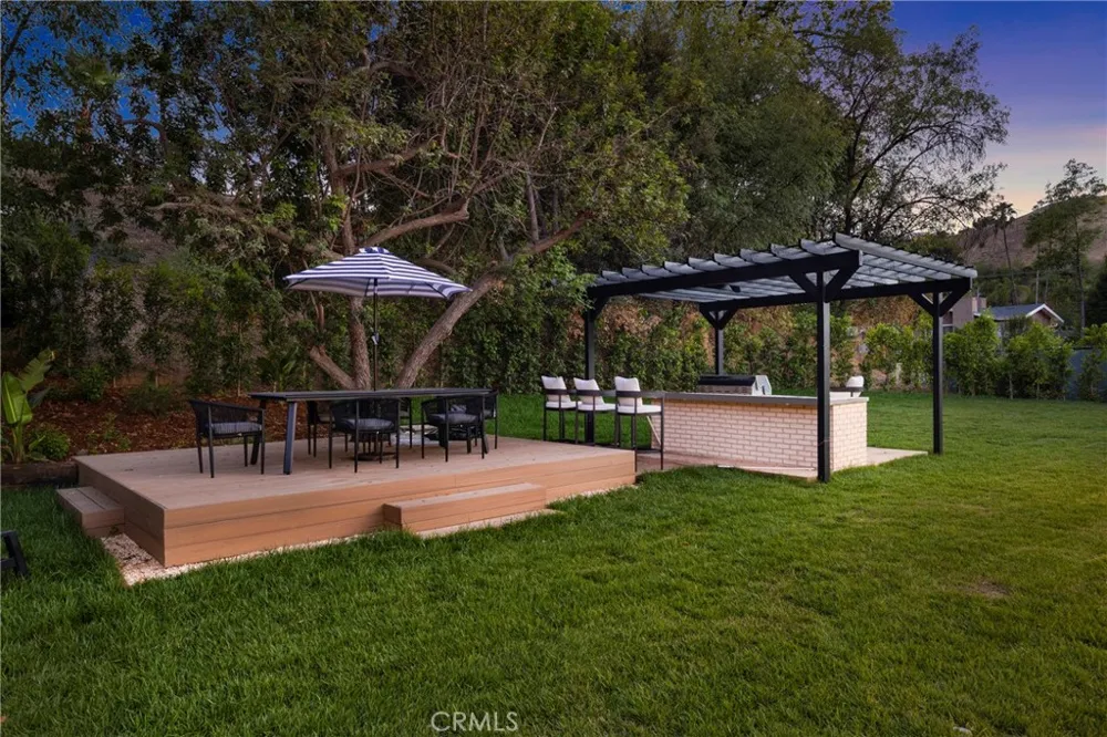 5200 Armida Drive Woodland Hills, CA 91364