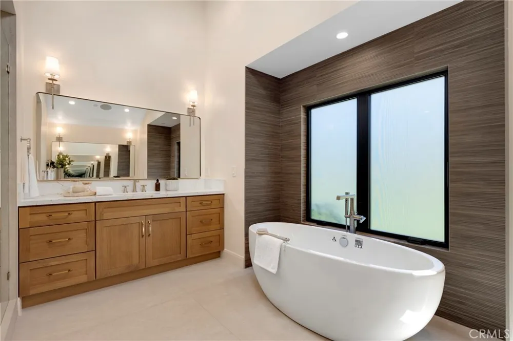 5200 Armida Drive Woodland Hills, CA 91364