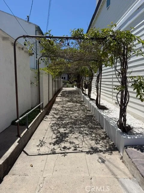 2722 Grand Canal Los Angeles, CA 90291
