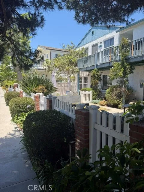 2722 Grand Canal Los Angeles, CA 90291