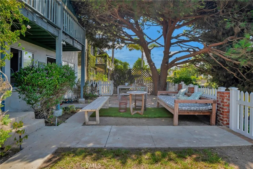 2722 Grand Canal Los Angeles, CA 90291