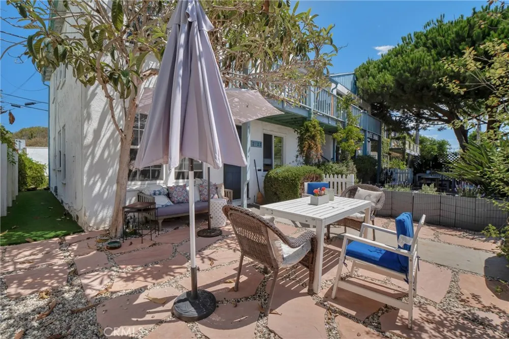 2722 Grand Canal Los Angeles, CA 90291