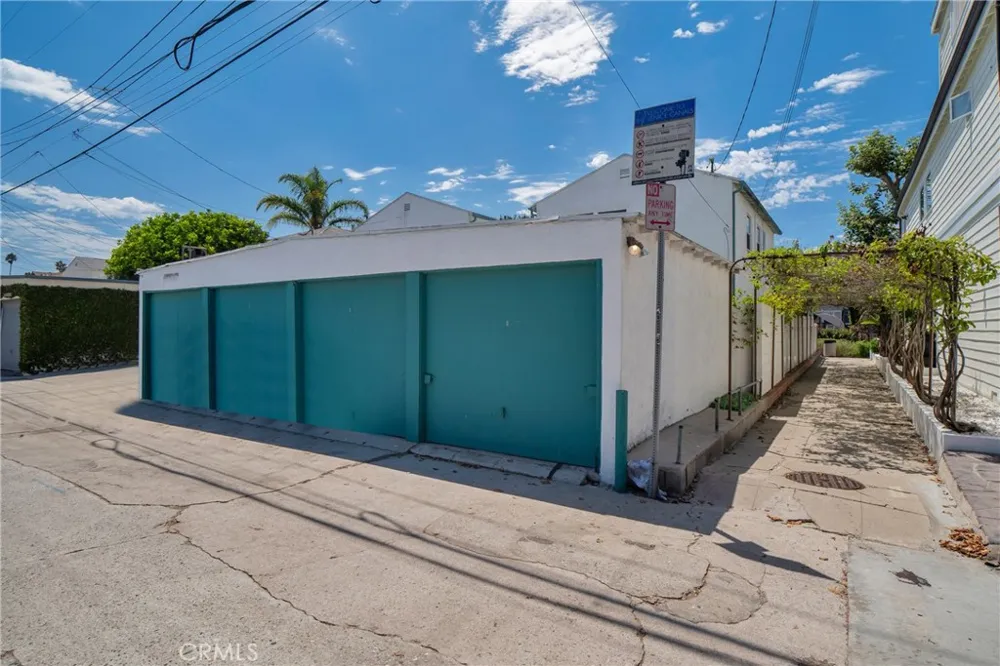 2722 Grand Canal Los Angeles, CA 90291