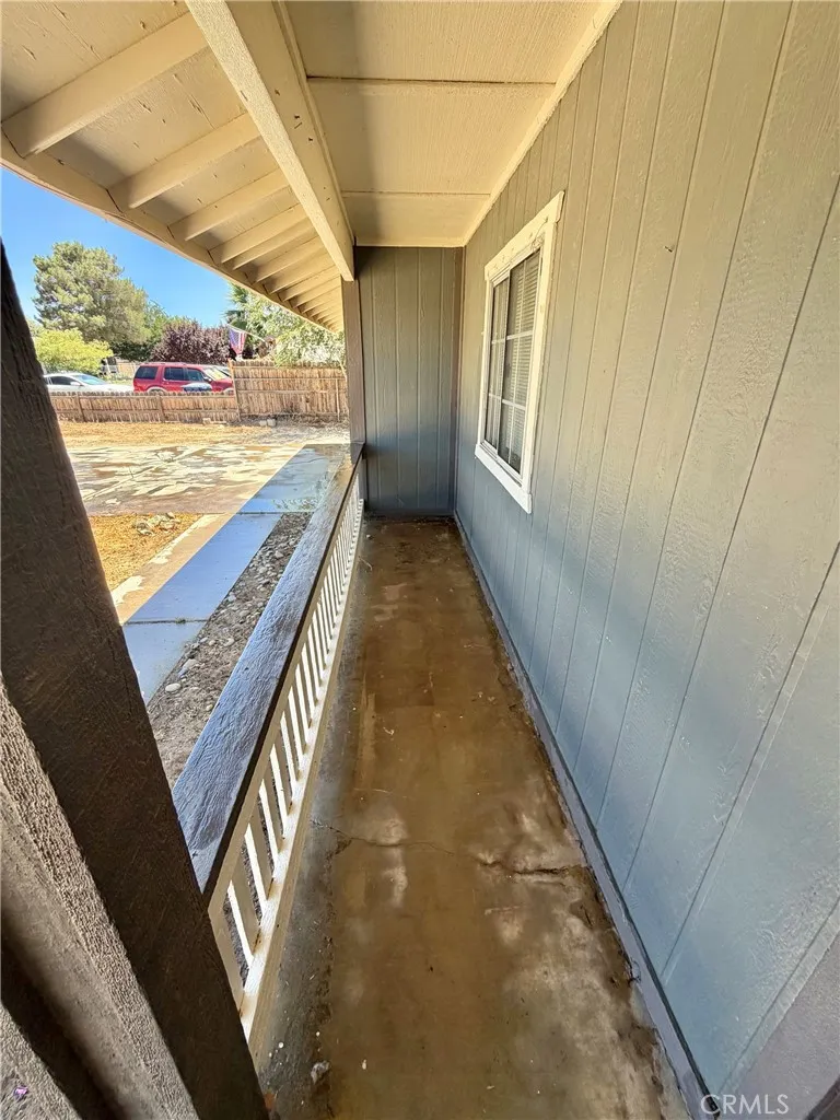 39355 169th E Lake Los Angeles, CA 93591