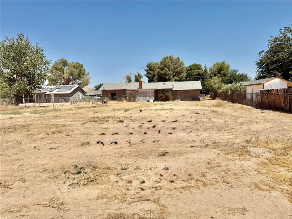 39355 169th E Lake Los Angeles, CA 93591