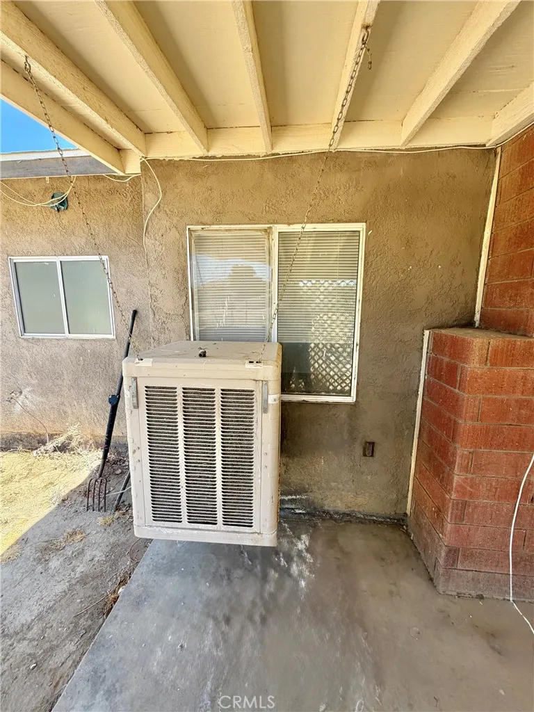 39355 169th E Lake Los Angeles, CA 93591