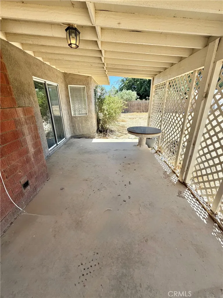 39355 169th E Lake Los Angeles, CA 93591
