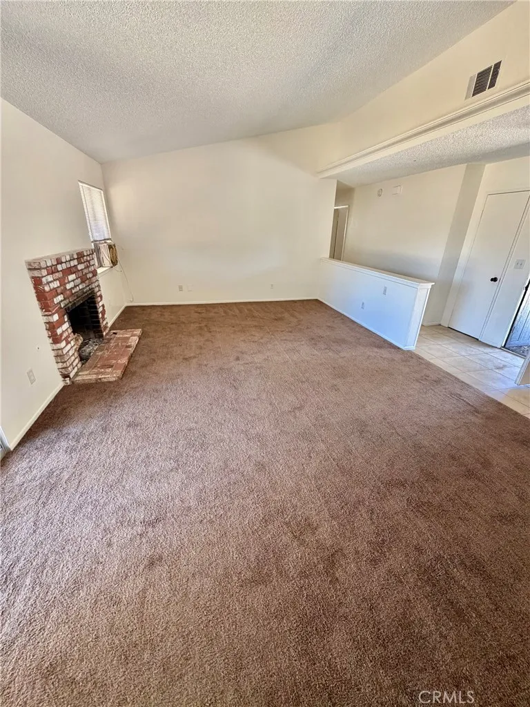 39355 169th E Lake Los Angeles, CA 93591